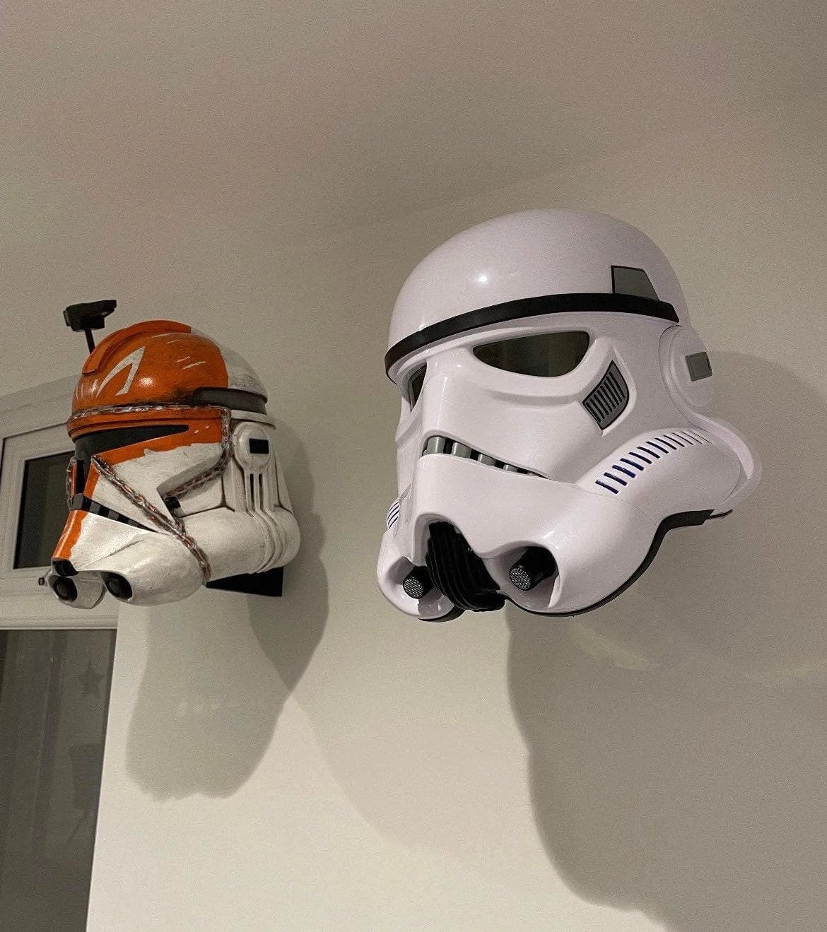 L Shaped Wall Mount Stand for Full Size Star Wars Replica Helmet - Display Hanger